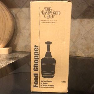Pampered chef chopper